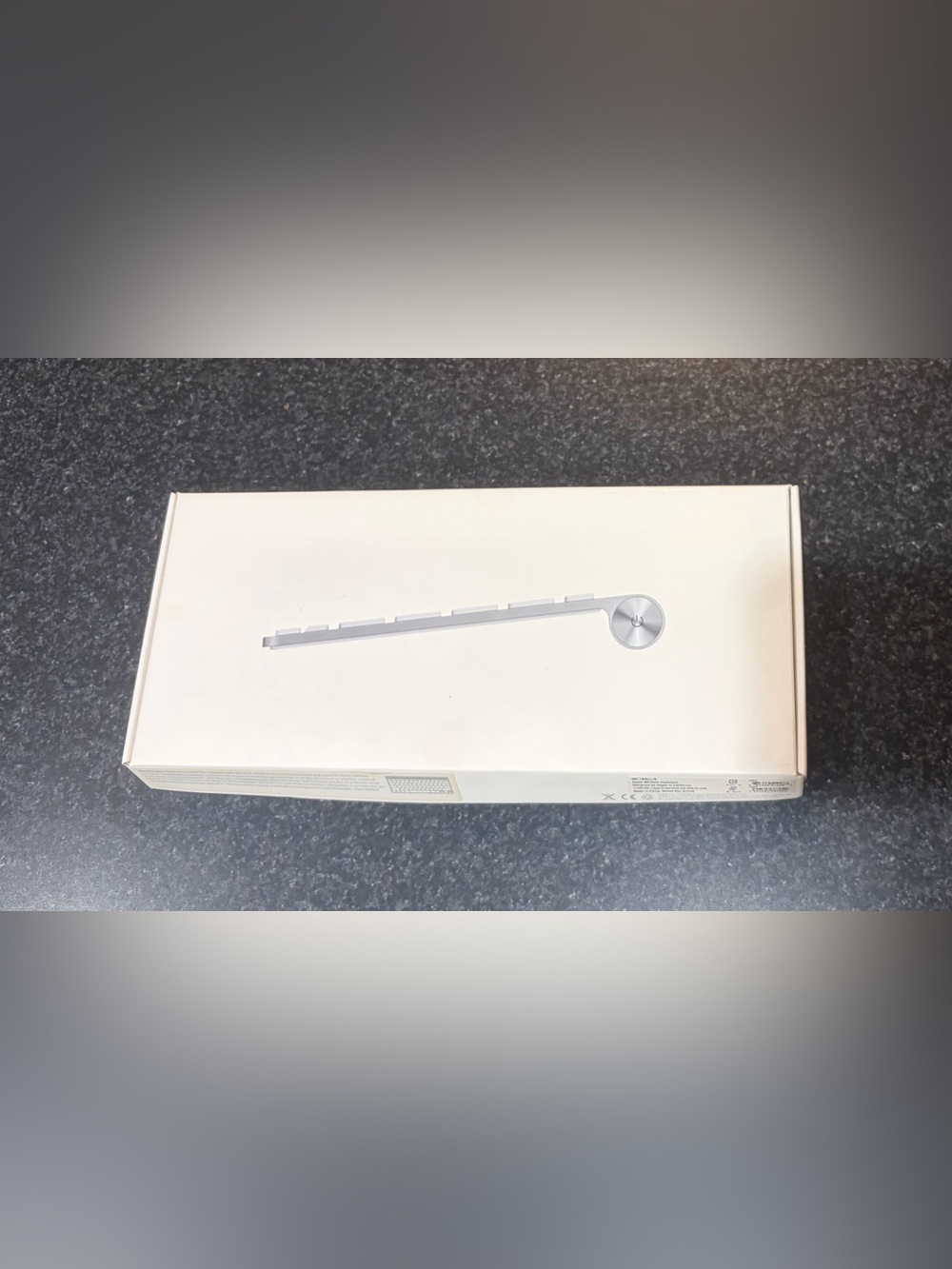 Apple Wireless Keyboard - Picture 3 of 3